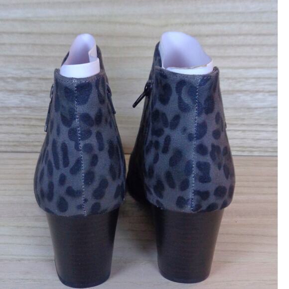 Style & Co Marinna Faux Suede Notched Leopard Print Gray Booties Womens Size 9.5 - Picture 4 of 7